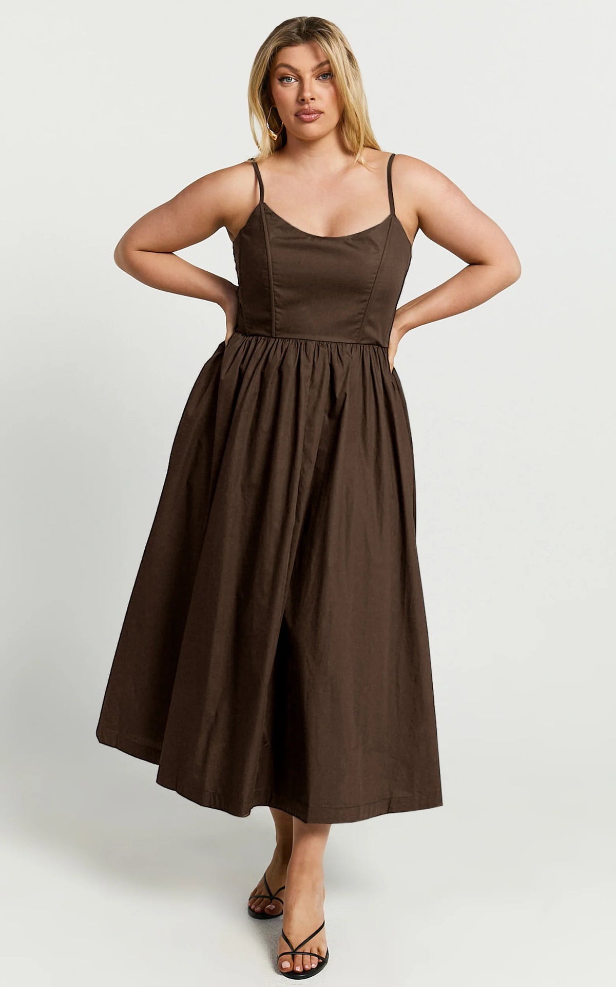 Braelyn Midi Dress - Scoop Neck Flare Dress in Chocolate